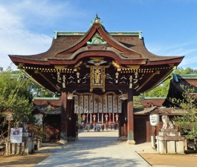 2023】京都の金運アップ間違いなしの神社8選！宝くじを購入する前に